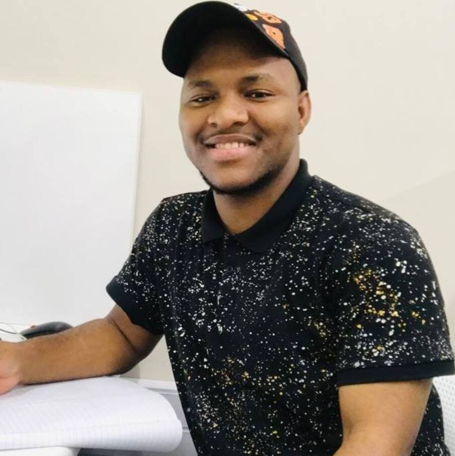 Alternate portrait of Tshepo Mohlophehi